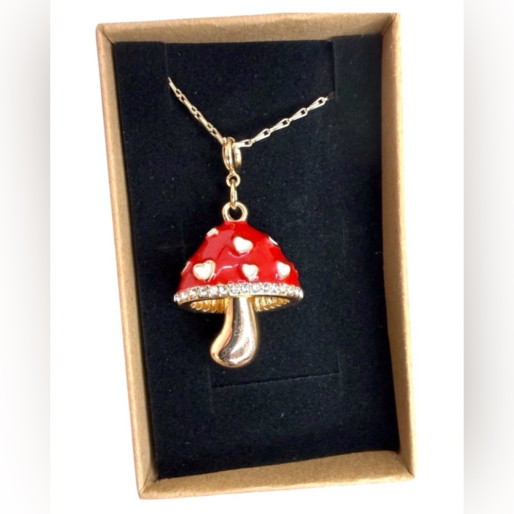 MUSHROOM 3D NECKLACE IN BOX